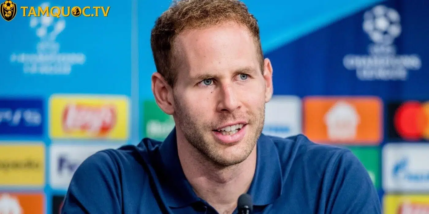 Péter Gulácsi thủ môn huyền thoại tại CLB Leipzig